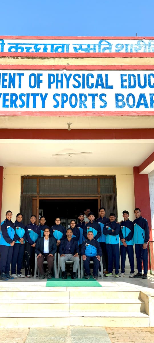 राजस्थान विश्वविद्यालय की टीमें पुरुष और महिला ऑल इंडिया इंटर यूनिवर्सिटी के लिए सोमैया विद्याविहार यूनिवर्सिटी, मुंबई के लिए रवाना&nbsp;होगी