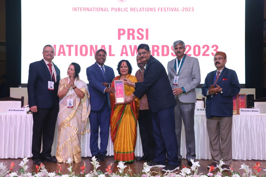 मनीष हूजा को पीआरएसआई में उत्कृष्ट योगदान के लिए सम्मानित किया&nbsp;गया
