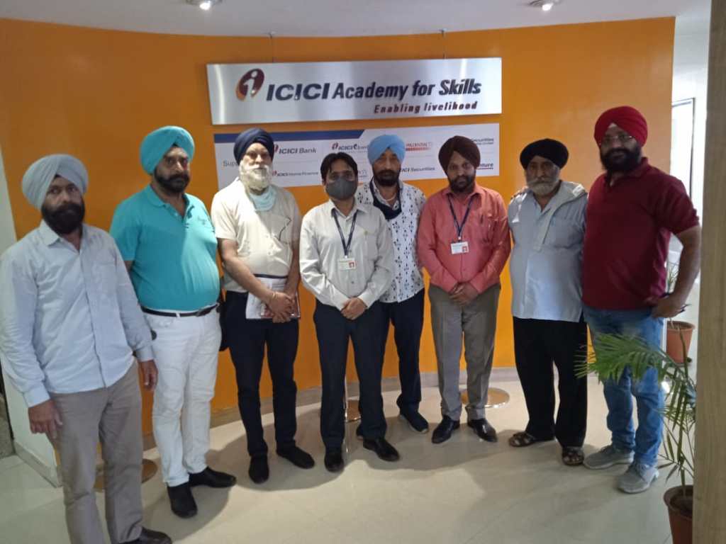 खालसा हेल्पींग हैण्ड ओर आईसीआईसीआई फाऊंडेशन स्किल अकादमी जरूरतमंद बच्चो को कोर्स उपलब्ध करवा रही&nbsp;है